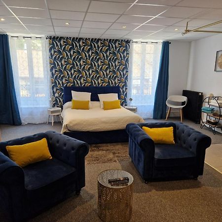 Le Manoir- Cluny Bed & Breakfast Exterior foto