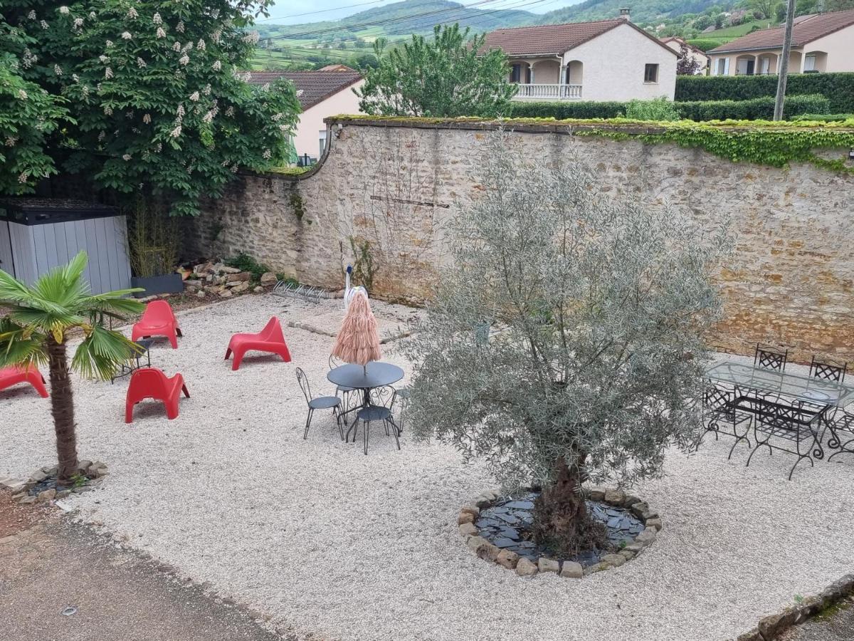 Le Manoir- Cluny Bed & Breakfast Exterior foto