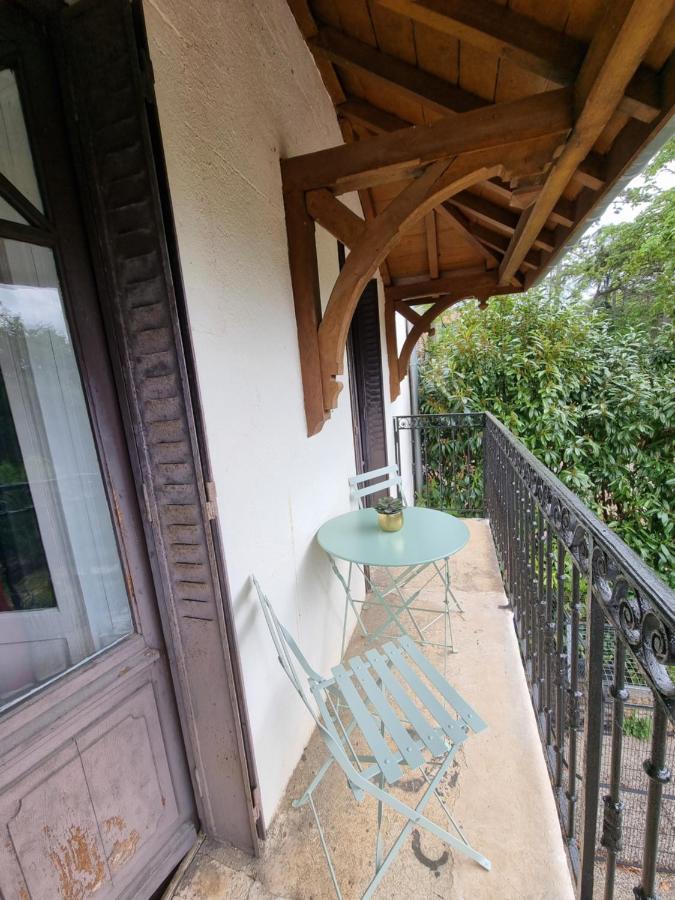 Le Manoir- Cluny Bed & Breakfast Exterior foto