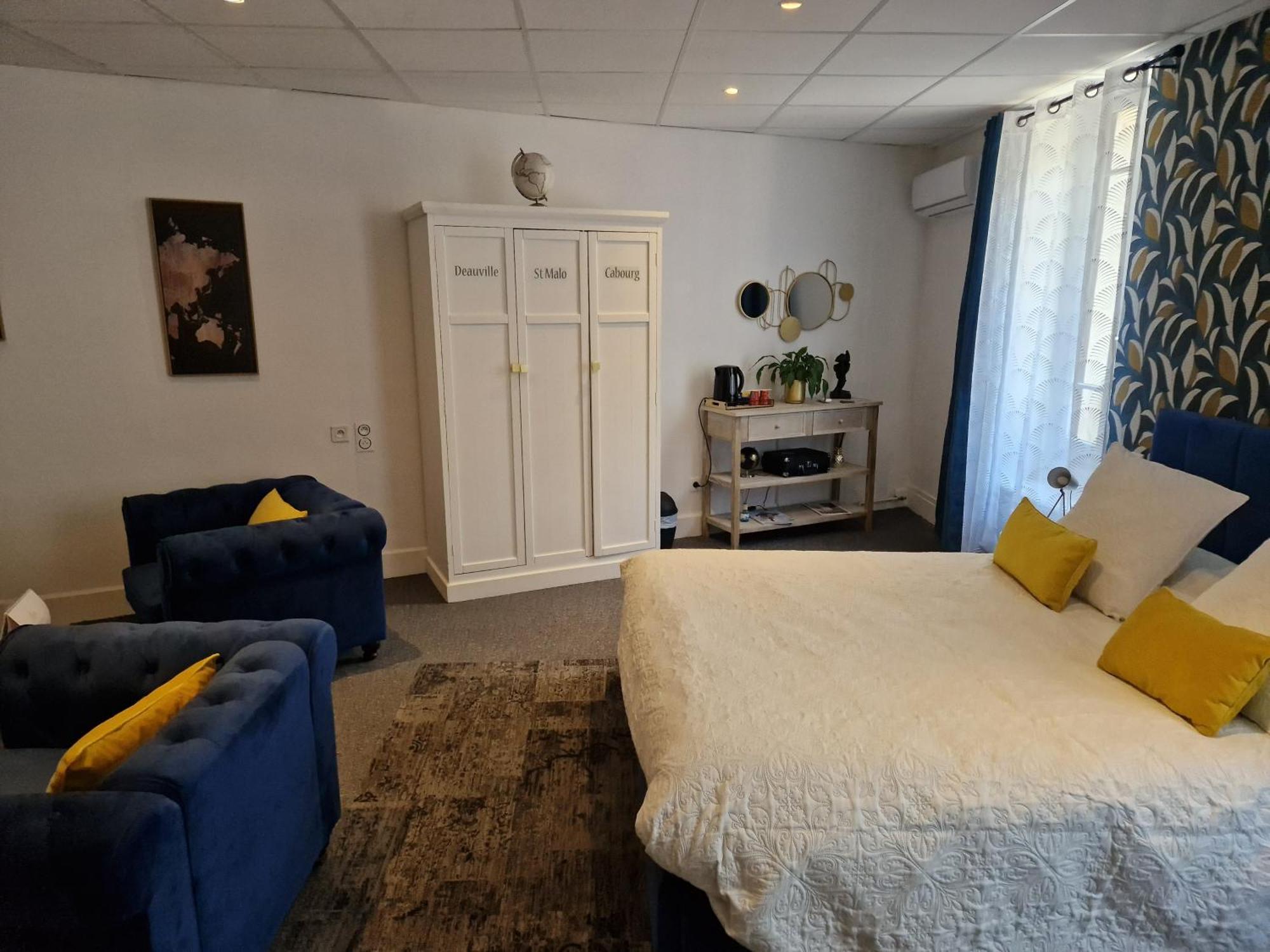 Le Manoir- Cluny Bed & Breakfast Exterior foto
